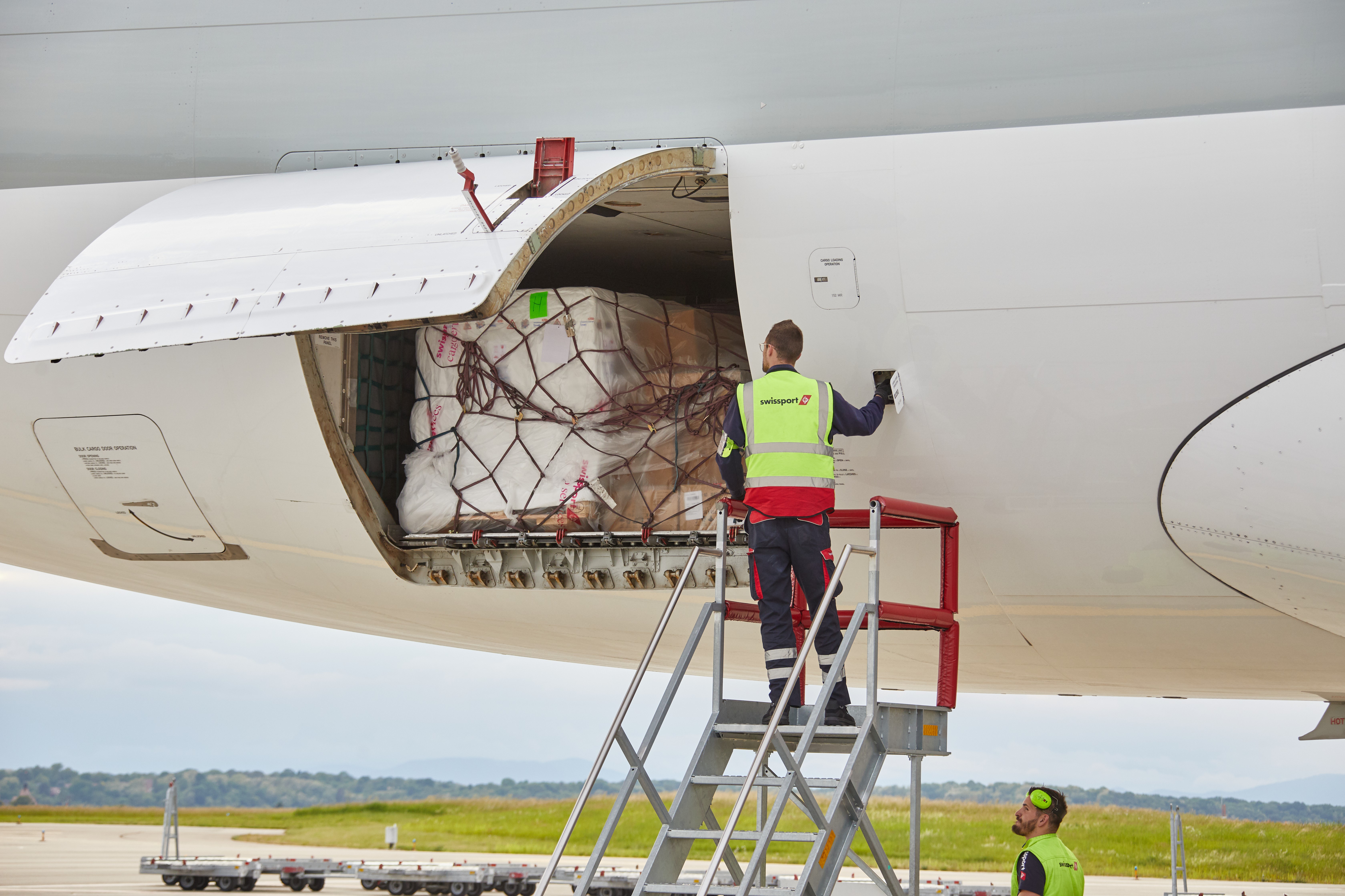 Air Cargo Week awards Swissport with Air Cargo Handling Agent of the Year