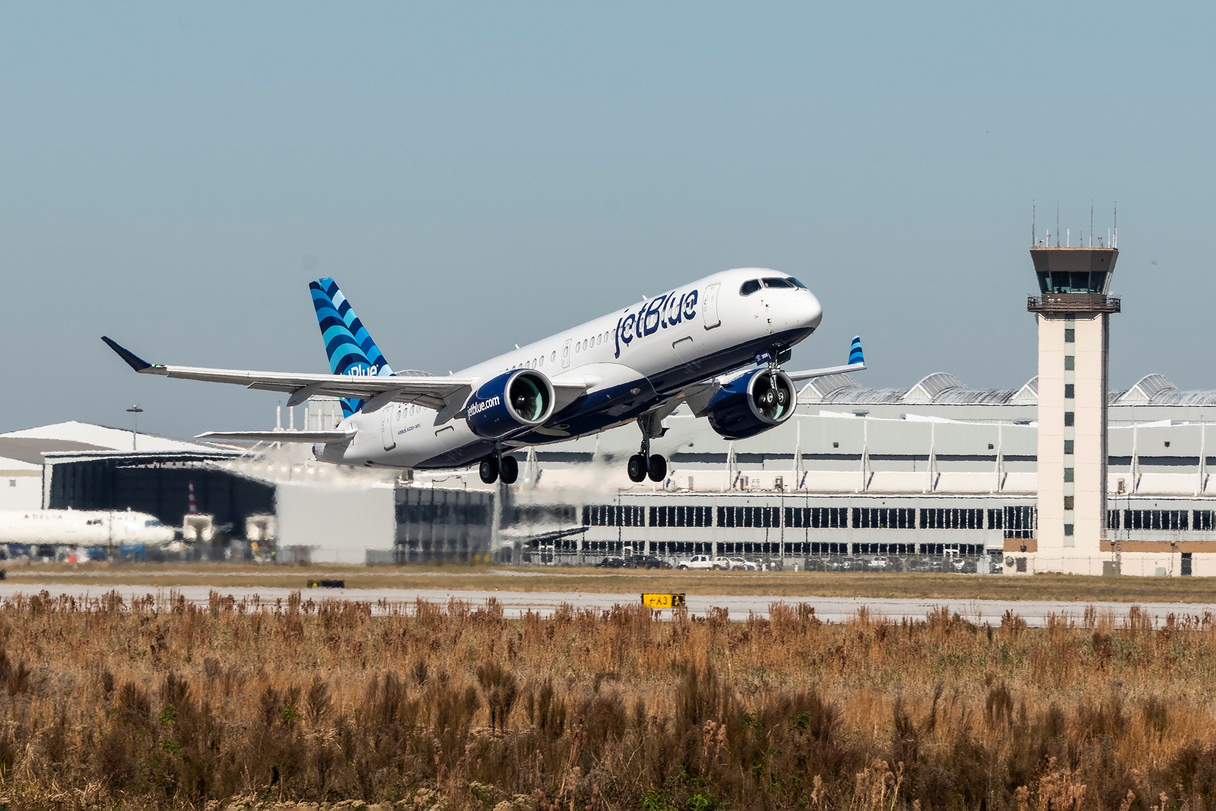 Airbus gains first FHS contract in North America with JetBlue for its A220 fleet