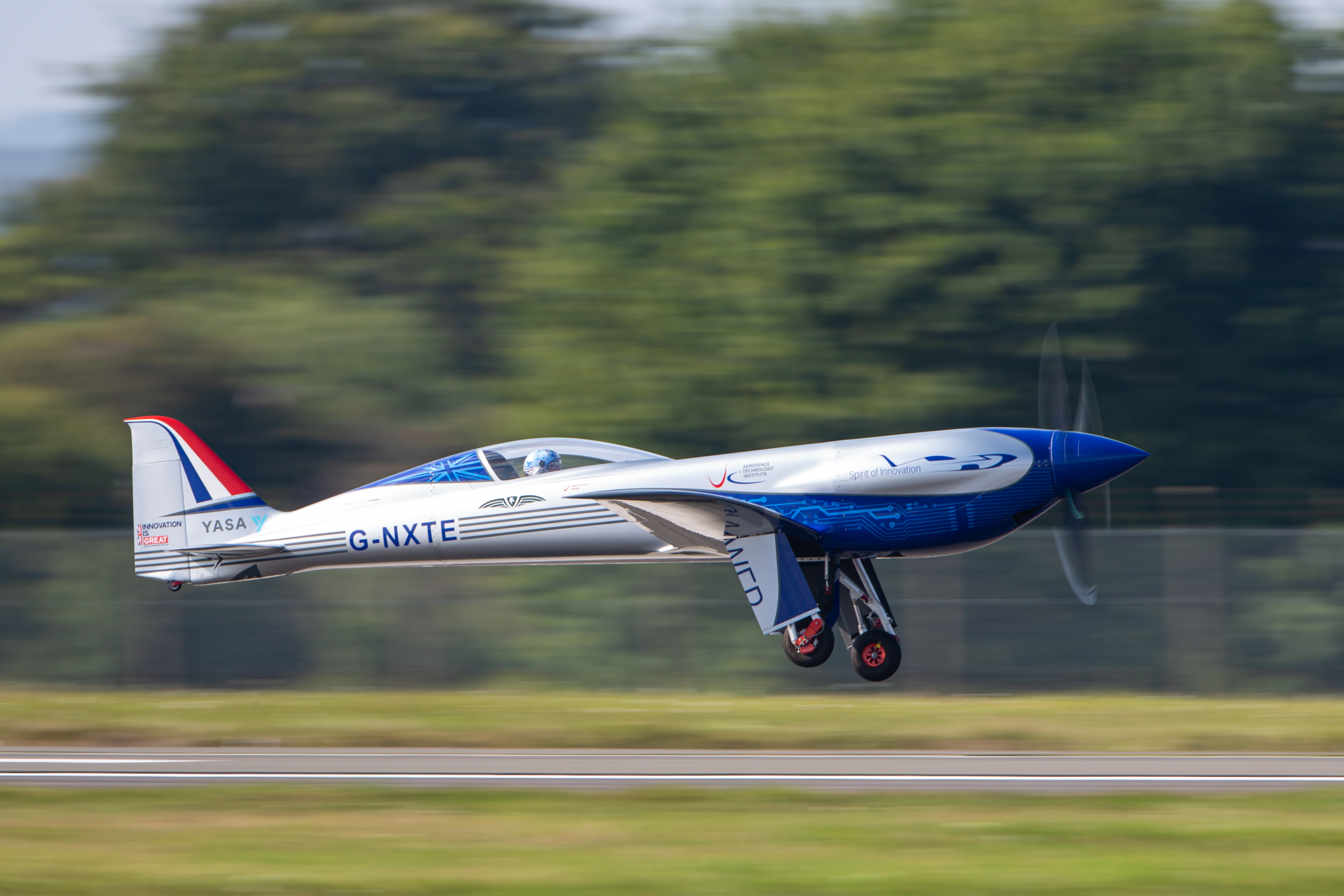 Rolls-Royce’s all-electric ‘Spirit of Innovation’ takes to the skies for the first time