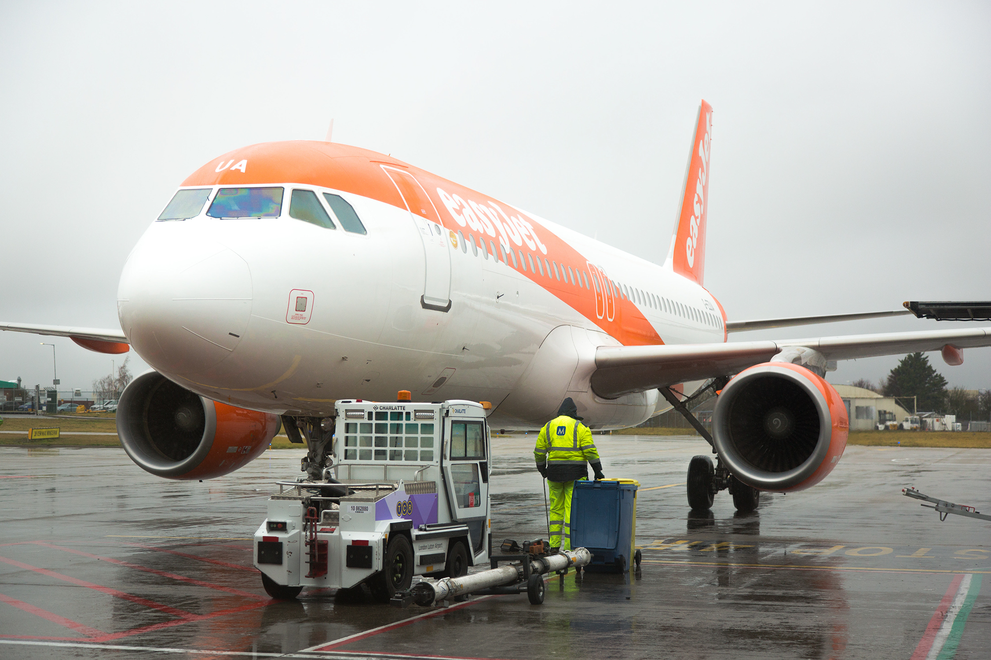 Menzies Aviation announces easyJet contract renewals at 21 European airports