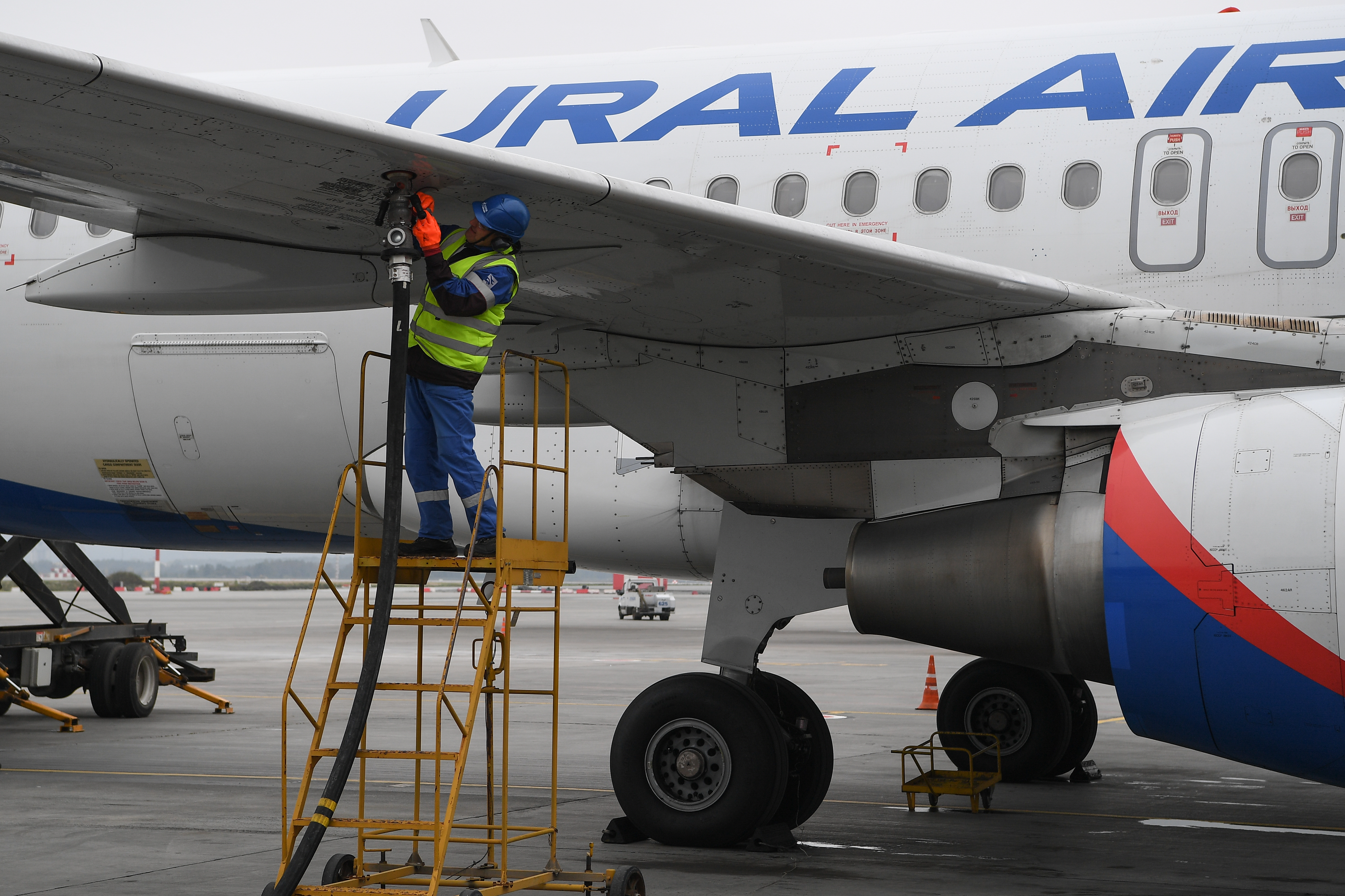 Gazprom Neft launches green refuelling with Ural Airlines