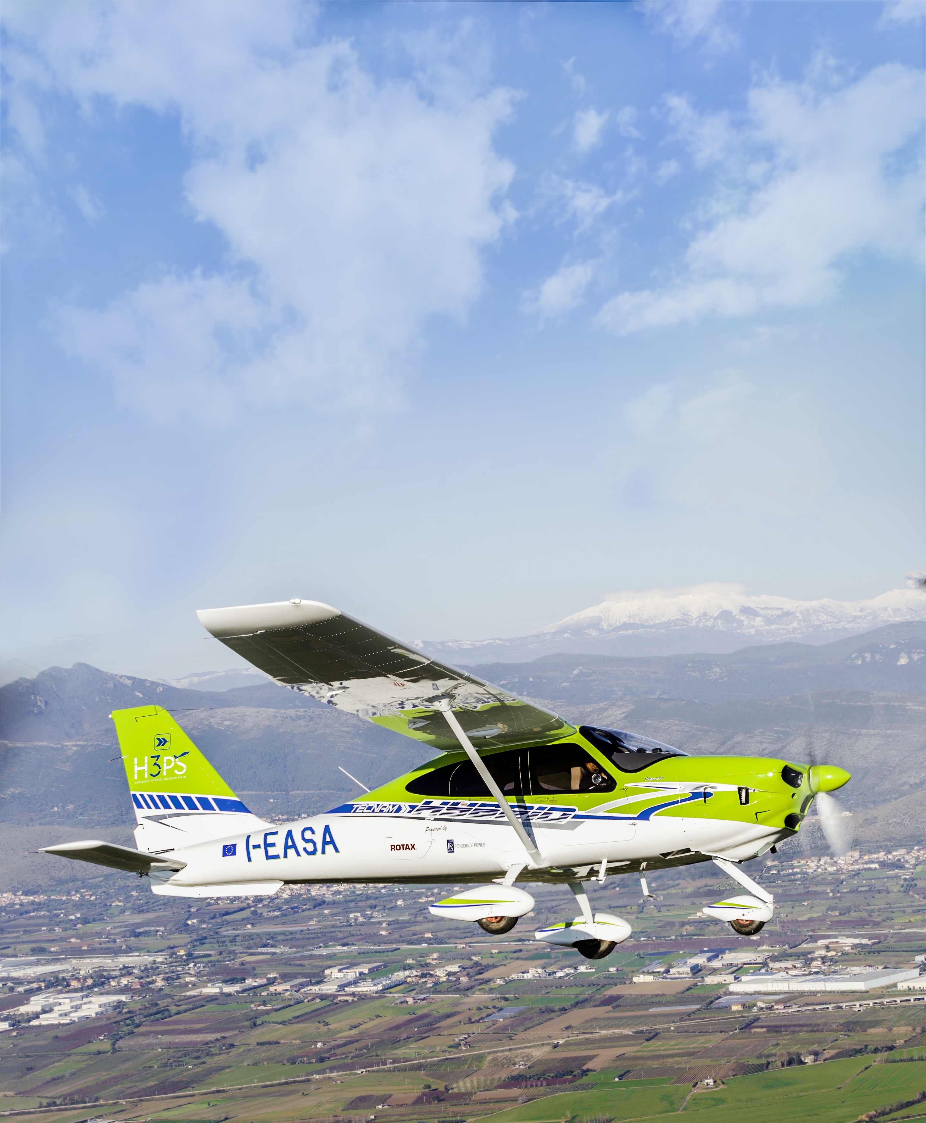 First flight of world’s first hybrid-electric demonstrator aircraft