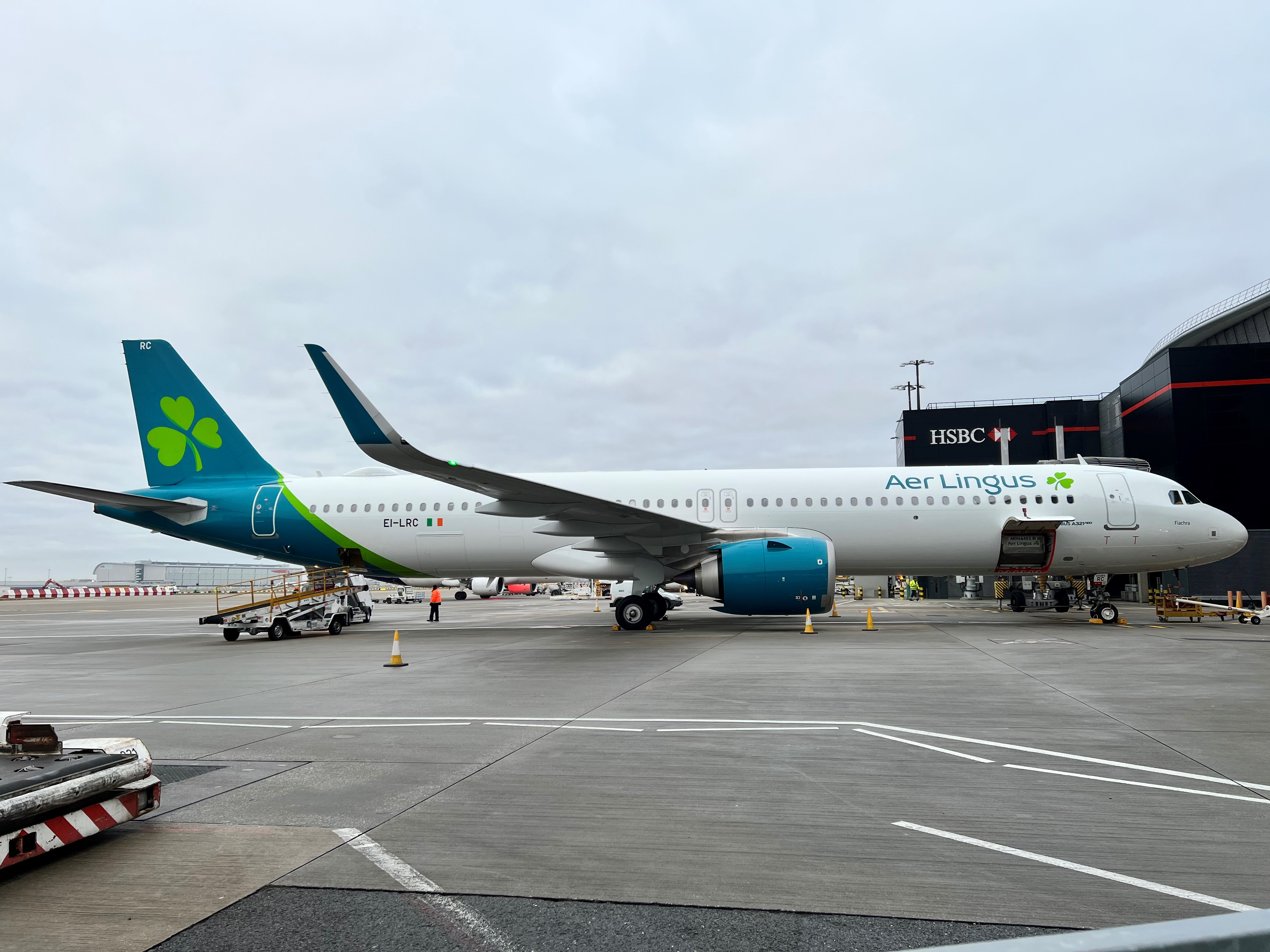 Menzies Aviation secures renewal with Aer Lingus at Heathrow airport