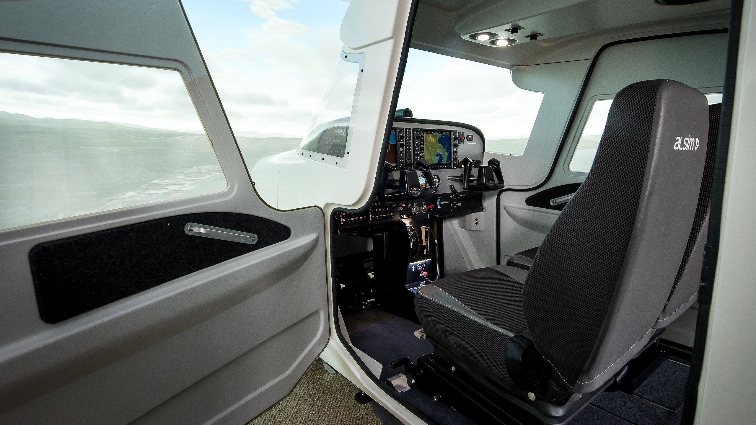 Sierra Charlie Aviation enhances ‘Aviator’ programme with second ALSIM AL172 simulator