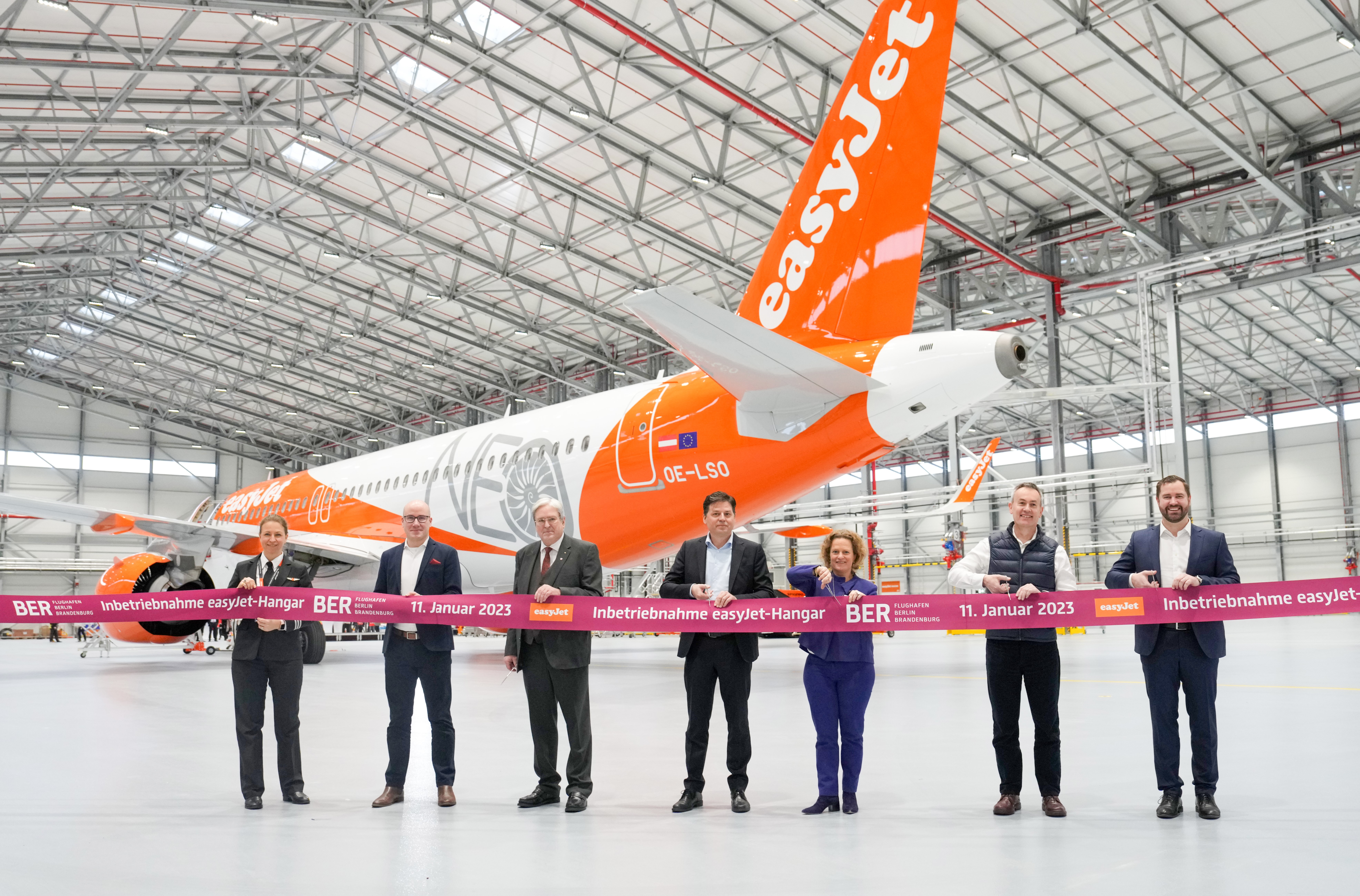 easyJet celebrates opening of new maintenance hangar at BER airport