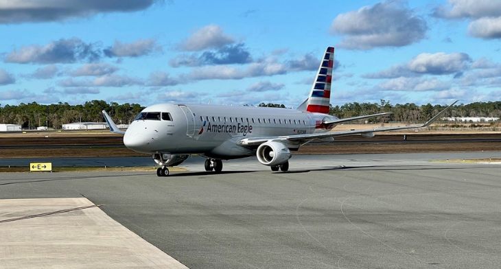 American Airlines taxiing at Gainesville Regional Airport