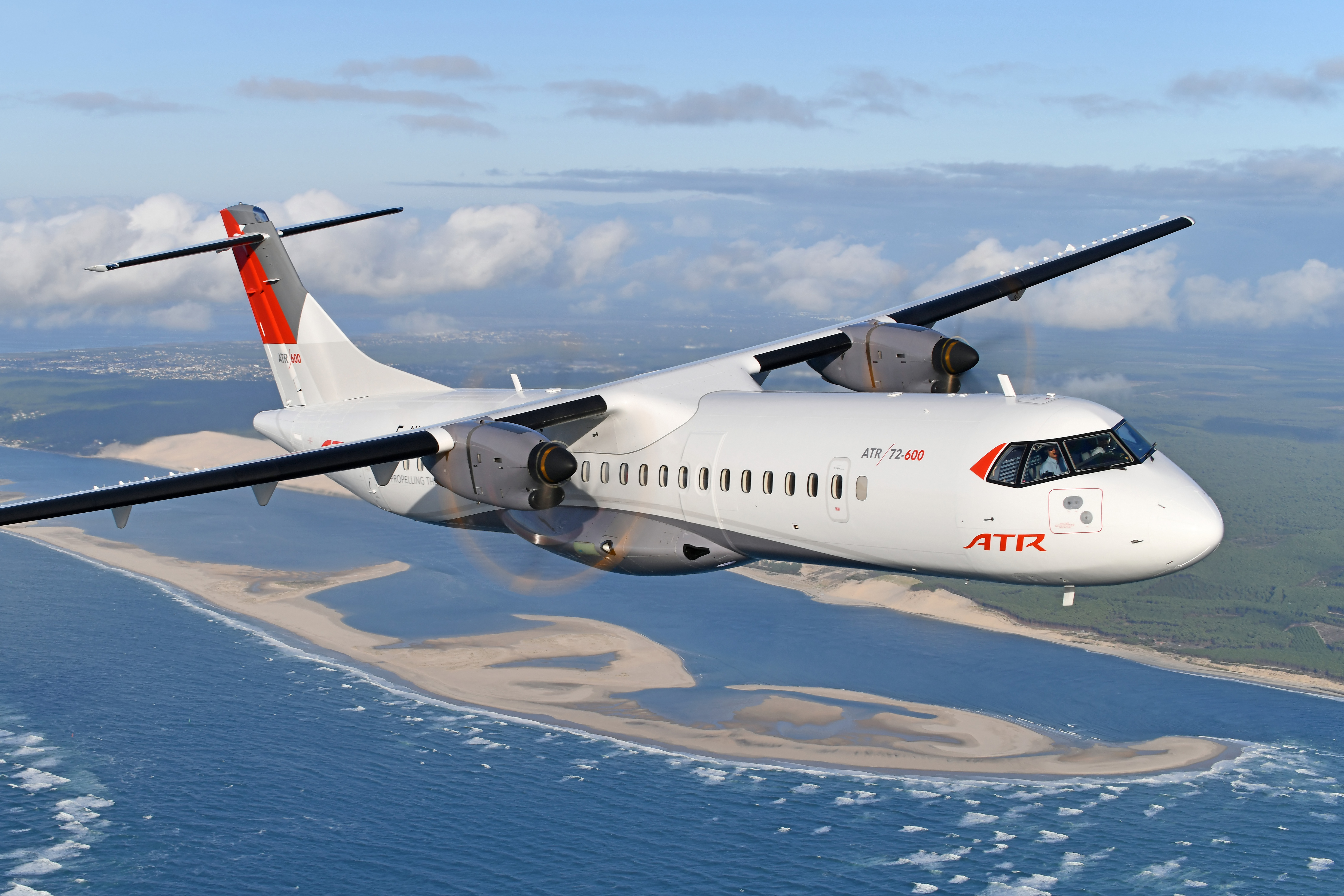 Avation boosts regional aircraft portfolio with 10 ATR 72-600 order